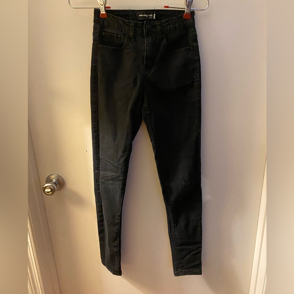 black skinny jeans